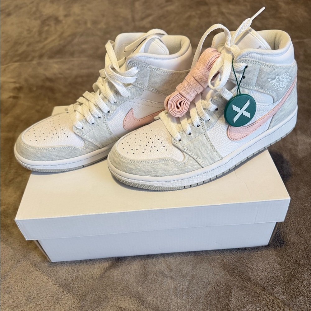 Nike Women's Sneakers - White and Pink